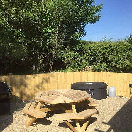 Romantic Getaway Luxury Wooden Cabin With Private Hot Tub And Bbq Aberystwyth Eksteriør bilde